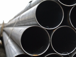 Труба стальная  электросварная 325х4.5 мм 0 - в «Монолит-Металлопрокат».